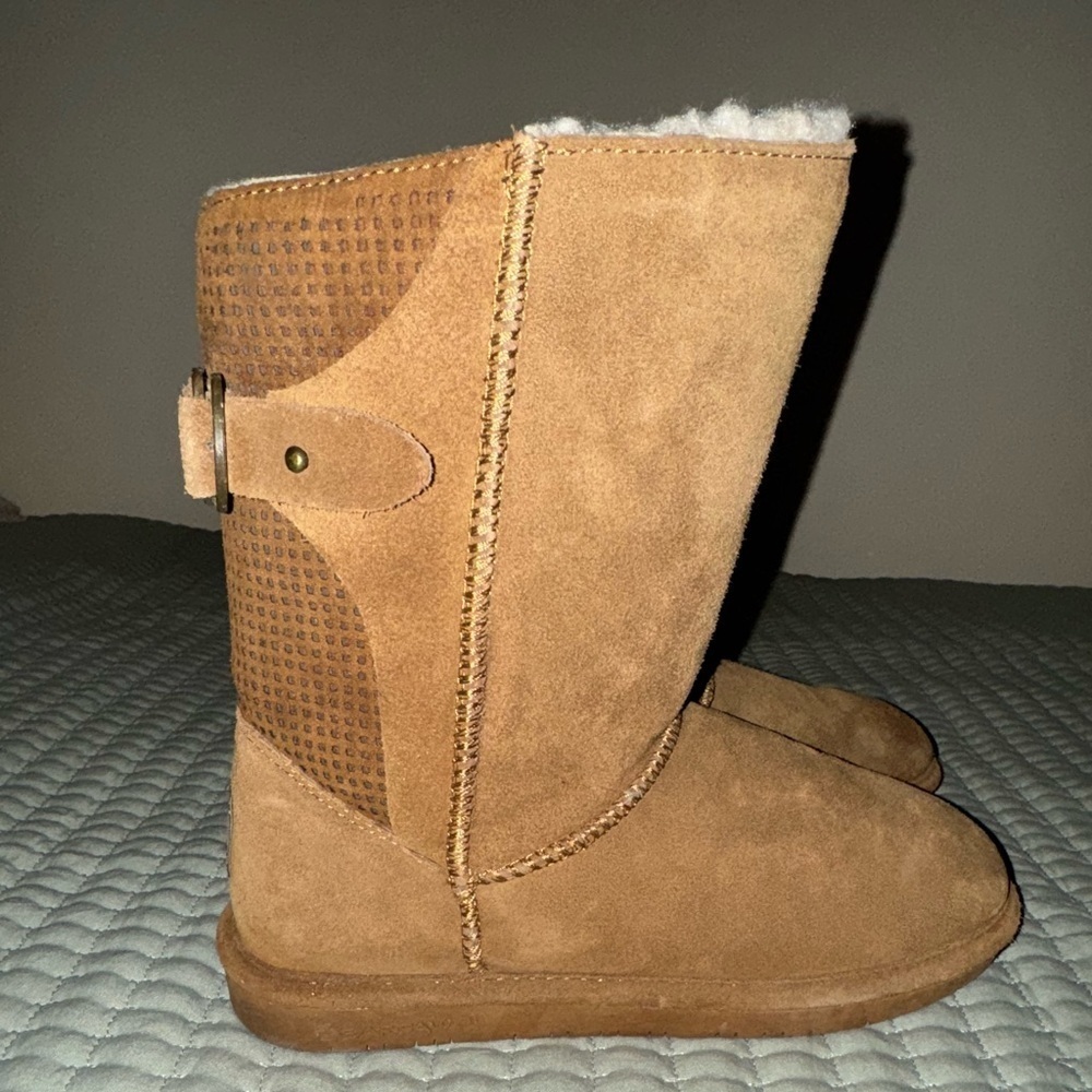 Bear Paw buckle back boots. Only worn twice. Size women’s 9